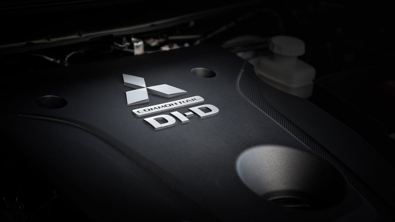 /img/cars/1637052713-interior_mitsubishi_Pajero_Sport_1.jpg