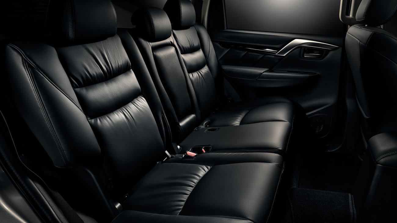 /img/cars/1637052713-interior_mitsubishi_Pajero_Sport_4.jpg
