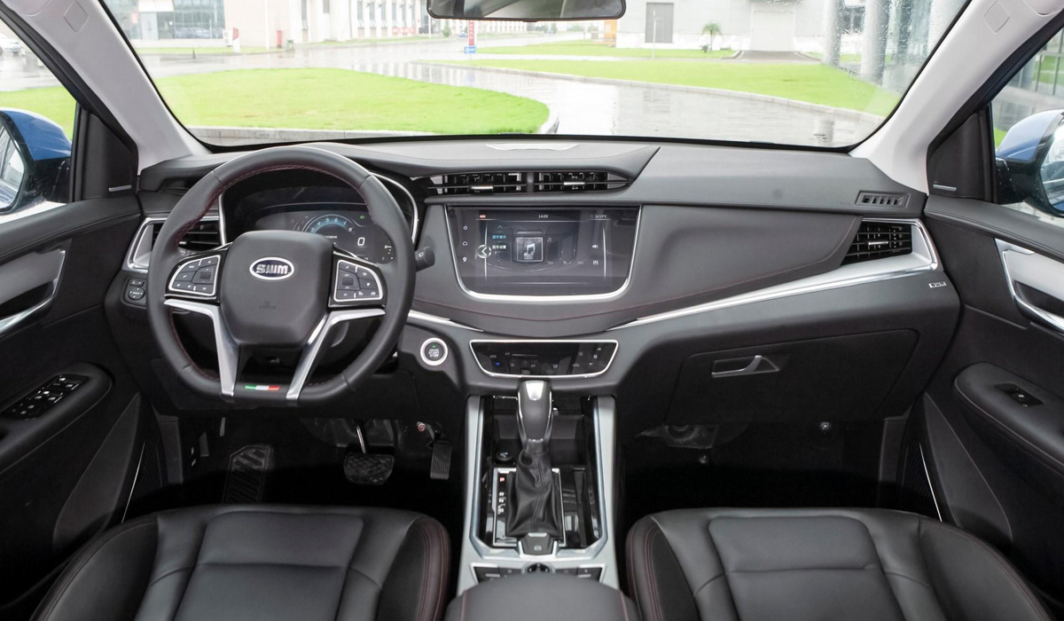 /img/cars/1681734391-swm-g01-3.jpg